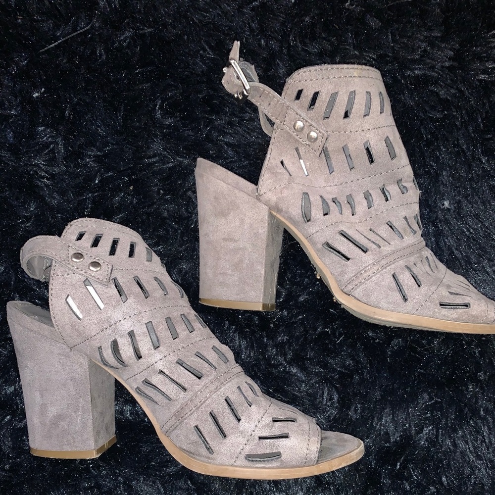 Grey booty/ heals